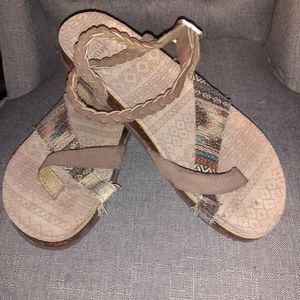 Muk Luke's ankle wrap sandals great Boho style